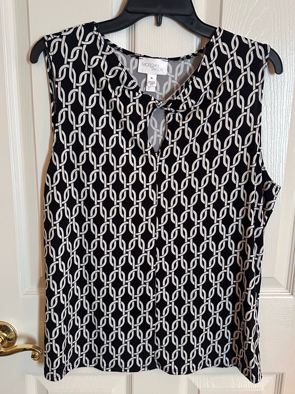 Morgan Taylor Black & White Link-Chain Sleeveless Camisole